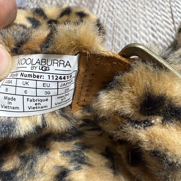 Koolaburra Furry Leopard Print Slippers Women SZ 8 Box4 - Picture 6 of 7